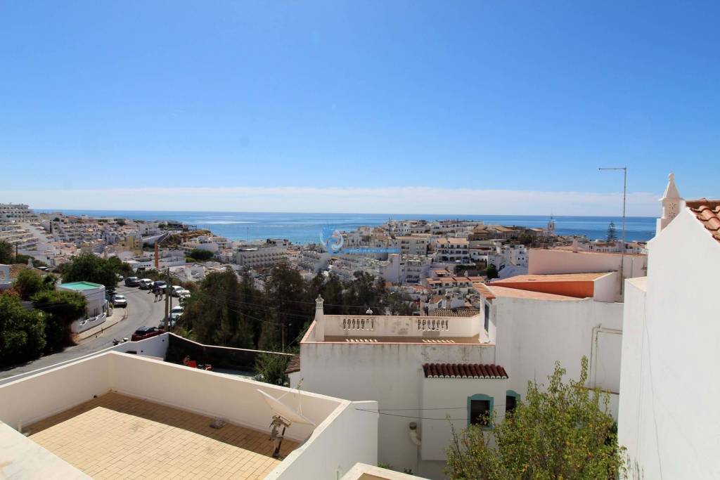 Renovated 2 Bedroom Apartment with Sea View – Cerro de Malpique, Albufeira