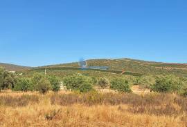 Rustic land with 4,440 m² in Lagoas, Paderne