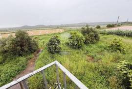 Single Storey House in Mora with Backyard, Garage and Terrace – To Recover Single Storey House in Mora with Backyard, Garage and Terrace – To Recover
