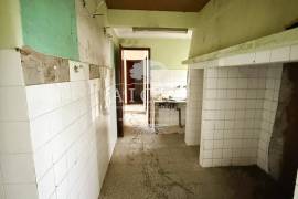 Single Storey House in Mora with Backyard, Garage and Terrace – To Recover Single Storey House in Mora with Backyard, Garage and Terrace – To Recover