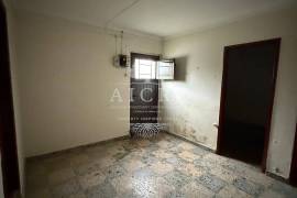 Single Storey House in Mora with Backyard, Garage and Terrace – To Recover Single Storey House in Mora with Backyard, Garage and Terrace – To Recover