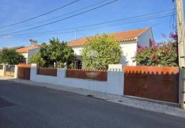 3 bedroom villa with backyard and garage in Estremoz 3 bedroom villa with backyard and garage in Estremoz