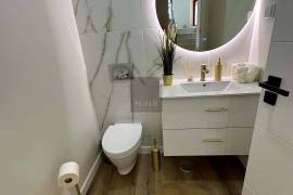 Luxury 3+ 1-Bedroom Villa for Sale in Vilamoura, Algarve - Turnkey Property with Pool & Jacuzzi