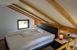 Excellent 1 Bed Log Cabin For Sale in Grozăvești