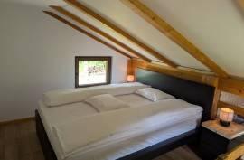 Excellent 1 Bed Log Cabin For Sale in Grozăvești