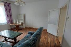 Building with 4 Apartments For Sale in Wilhelmsburg