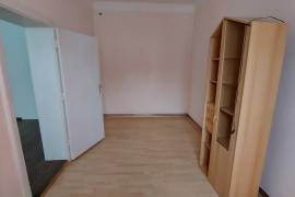 Building with 4 Apartments For Sale in Wilhelmsburg