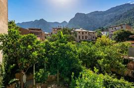 Luxury 4 Bed Townhouse For Sale in Soller Mallorca