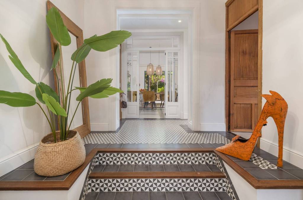 Luxury 4 Bed Townhouse For Sale in Soller Mallorca