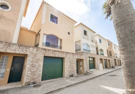 T2+1 Townhouse. Frontline with Sea Views & Private Swimming Pool