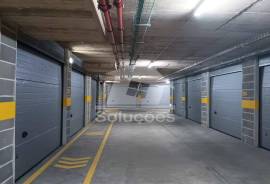 Private Box Garage for Rent – Riverside Area, Portimão