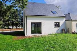 Houses for rent - 4 rooms - 80 m2 - PLEUCADEUC - (56140)