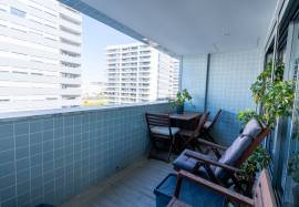 Luxury T4 192m2 | 2 Suites + 2 Bedrooms + Balcony | 3 Parking Spaces |