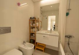 Luxury T4 192m2 | 2 Suites + 2 Bedrooms + Balcony | 3 Parking Spaces |