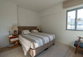 Luxury T4 192m2 | 2 Suites + 2 Bedrooms + Balcony | 3 Parking Spaces |