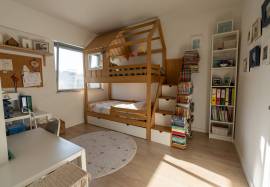 Luxury T4 192m2 | 2 Suites + 2 Bedrooms + Balcony | 3 Parking Spaces |