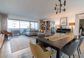 Luxury T4 192m2 | 2 Suites + 2 Bedrooms + Balcony | 3 Parking Spaces |