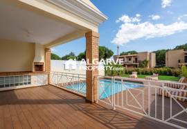 4-Bedroom Villa with Private Pool for Sale in Vilamoura