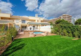 4-Bedroom Villa with Private Pool for Sale in Vilamoura