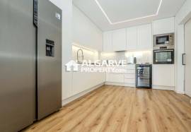 4-Bedroom Villa with Private Pool for Sale in Vilamoura