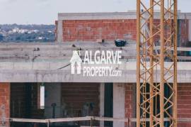 Exclusive T4 Penthouse with Private Rooftop & Sea Views – Vilamoura