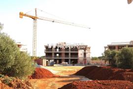 Luxury Living in Vilamoura with Gardens and Sea View Rooftop