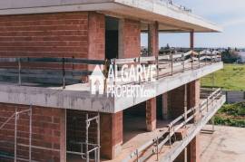 Luxury Living in Vilamoura with Gardens and Sea View Rooftop