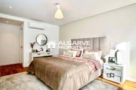 Luxury one bedroom apartment with private garden close to the Marina and Falésia Beach in Vilamoura, Algarve