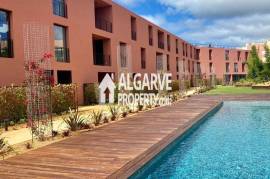 Luxury one bedroom apartment with private garden close to the Marina and Falésia Beach in Vilamoura, Algarve