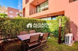 Luxury one bedroom apartment with private garden close to the Marina and Falésia Beach in Vilamoura, Algarve