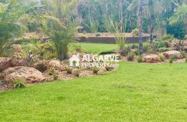 Luxury one bedroom apartment with private garden close to the Marina and Falésia Beach in Vilamoura, Algarve