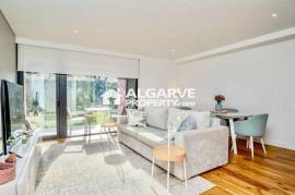 Luxury one bedroom apartment with private garden close to the Marina and Falésia Beach in Vilamoura, Algarve