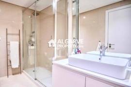 Luxury one bedroom apartment with private garden close to the Marina and Falésia Beach in Vilamoura, Algarve