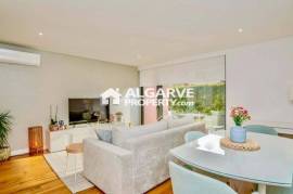 Luxury one bedroom apartment with private garden close to the Marina and Falésia Beach in Vilamoura, Algarve