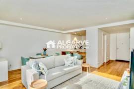 Luxury one bedroom apartment with private garden close to the Marina and Falésia Beach in Vilamoura, Algarve