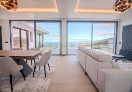 Contemporary 3-Bedroom Villa with Sea View and Exclusive Ambiance – Arco da Calheta