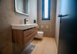 Contemporary 3-Bedroom Villa with Sea View and Exclusive Ambiance – Arco da Calheta