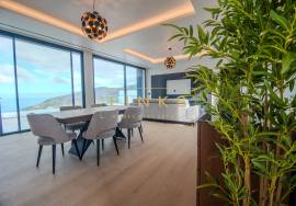 Contemporary 3-Bedroom Villa with Sea View and Exclusive Ambiance – Arco da Calheta
