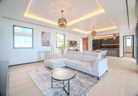 Contemporary 3-Bedroom Villa with Sea View and Exclusive Ambiance – Arco da Calheta