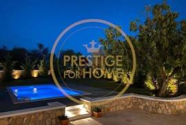 4 bedroom villa with swimming pool for annual rental