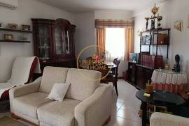 3 bedroom apartment with garage in the center of Loulé