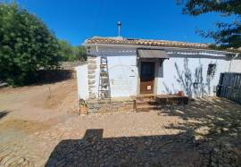 1ha Farm with Swimming Pool, Jacuzzi, Independent Studio and Potential for expansion or Tourist Accommodation – Algarve