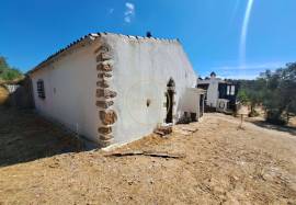 1ha Farm with Swimming Pool, Jacuzzi, Independent Studio and Potential for expansion or Tourist Accommodation – Algarve