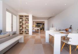 3 bedroom apartment next to the beach - short and medium term rentals.