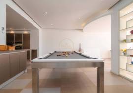 3 bedroom apartment next to the beach - short and medium term rentals.