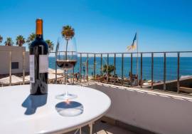 3 bedroom apartment next to the beach - short and medium term rentals.