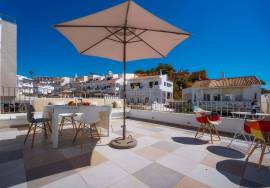 3 bedroom apartment next to the beach - short and medium term rentals.