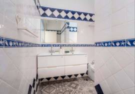 3 bedroom apartment next to the beach - short and medium term rentals.