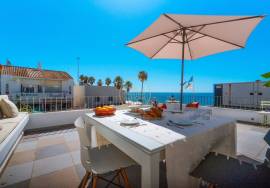 3 bedroom apartment next to the beach - short and medium term rentals.