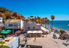 {|en|}Short and medium term rentals :2 Bedroom Apartment with Sea View 20 meters from the sea! – Olhos de Água 